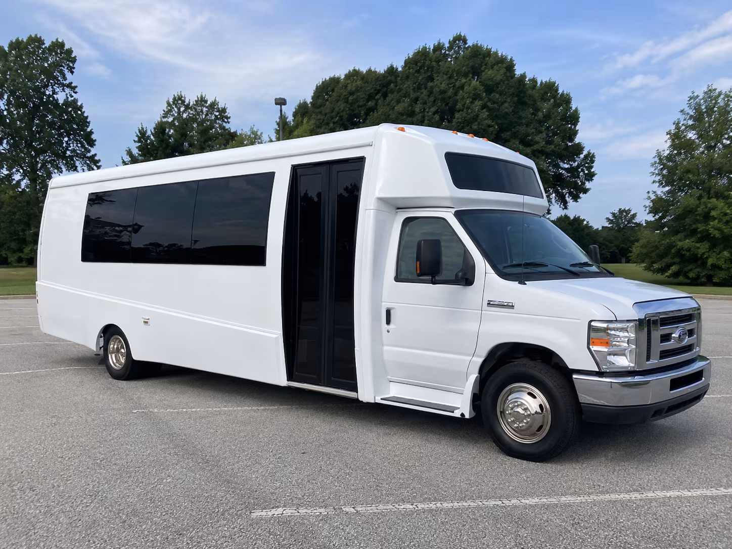 apple valley 18 passenger party bus