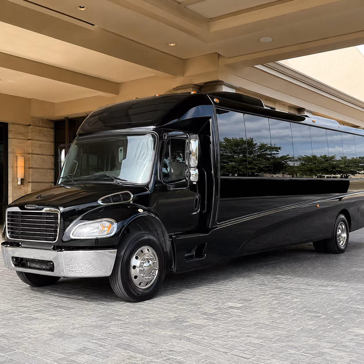 apple valley 30 passenger minibus