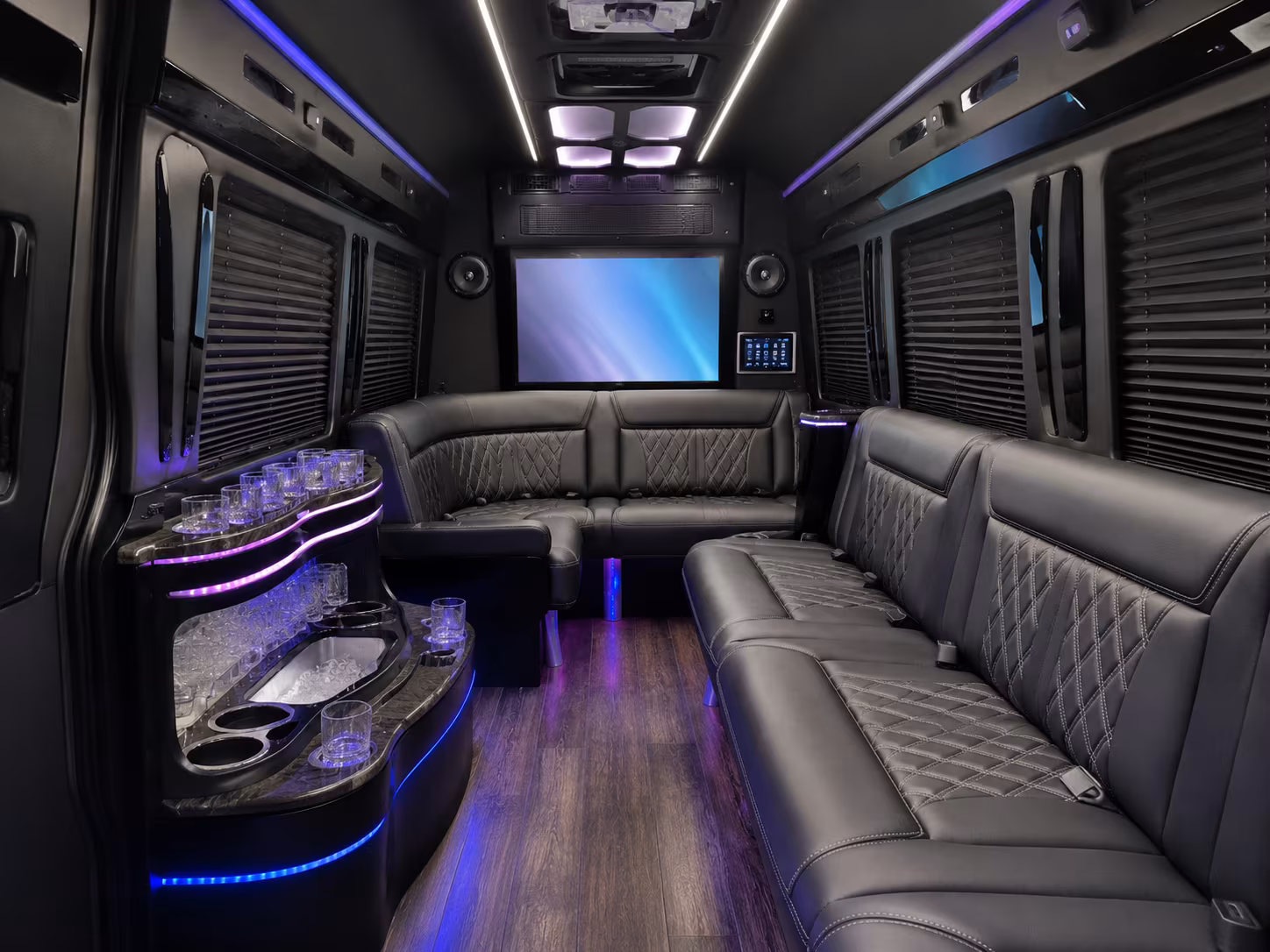 bus rentals to kings hockey games and usc and ucla college sports in los angeles
